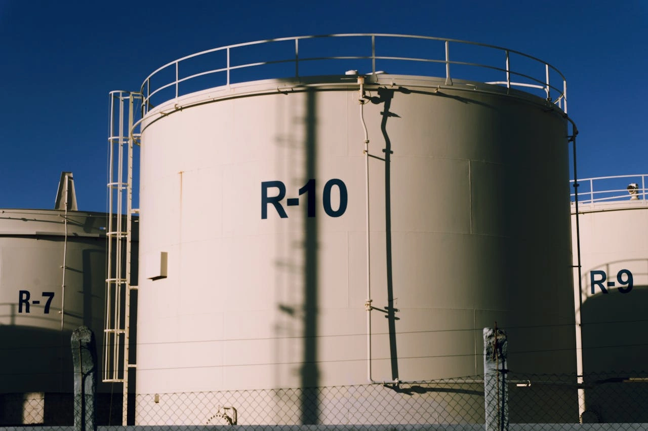 oil and gas refinery